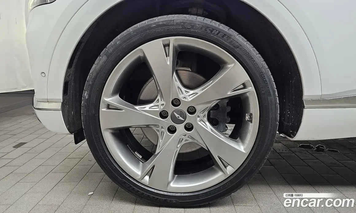 Genesis GV80 2021 2.5 автомат (гидро), фото 4 Genesis GV80 2021 2.5 автомат (гидро), фото 4