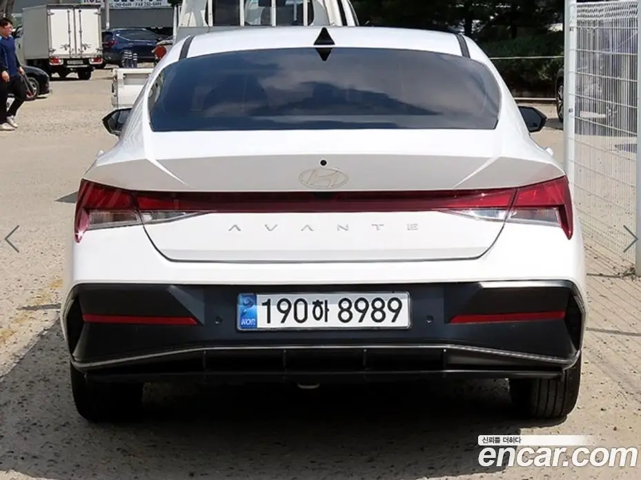 Hyundai Avante 2023 1.6 автомат (гидро), фото 4