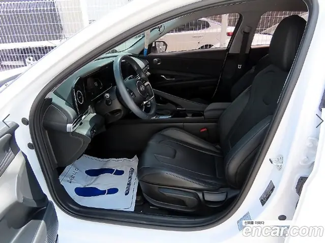 Hyundai Avante 2023 1.6 автомат (гидро), миниатюра 5
