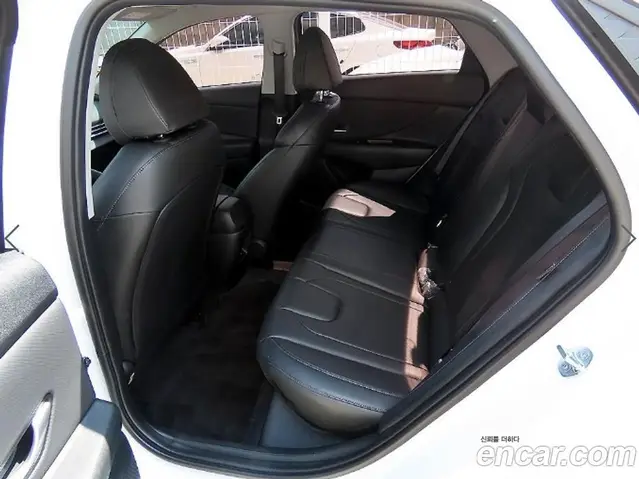 Hyundai Avante 2023 1.6 автомат (гидро), миниатюра 6