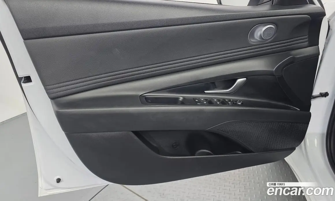 Hyundai Avante 2023 1.6 автомат (гидро), фото 14