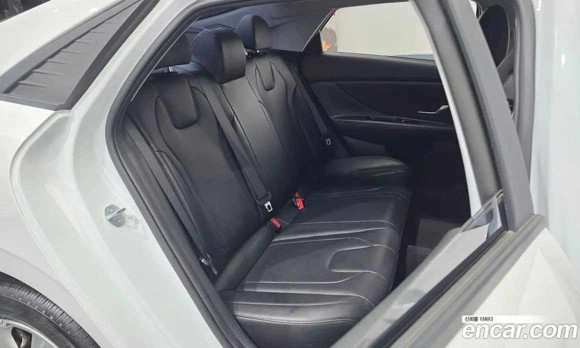Hyundai Avante 2023 1.6 автомат (гидро), фото 18