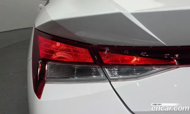 Hyundai Avante 2023 1.6 автомат (гидро), миниатюра 9