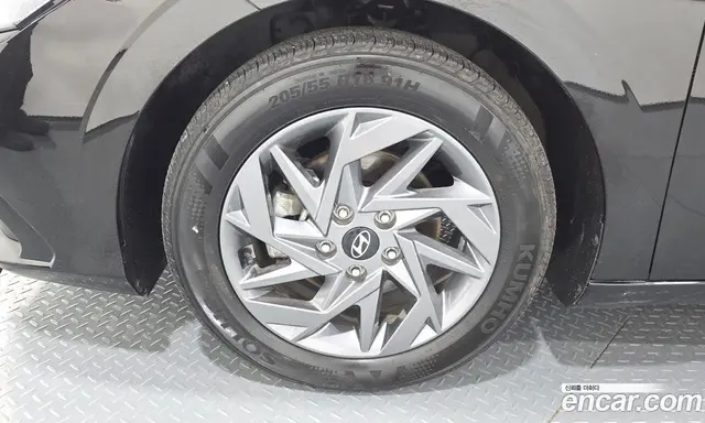 Hyundai Avante 2023 1.6 автомат (гидро), миниатюра 5 Hyundai Avante 2023 1.6 автомат (гидро), миниатюра 5