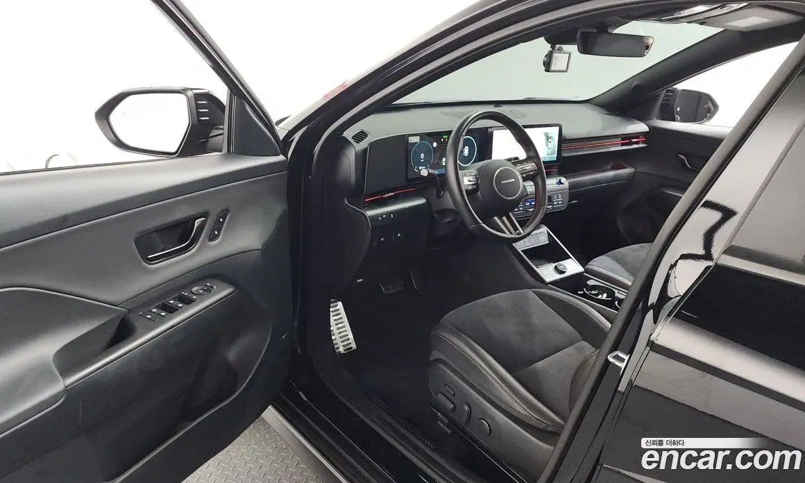 Hyundai Kona 2023 1.6 автомат (гидро), фото 13