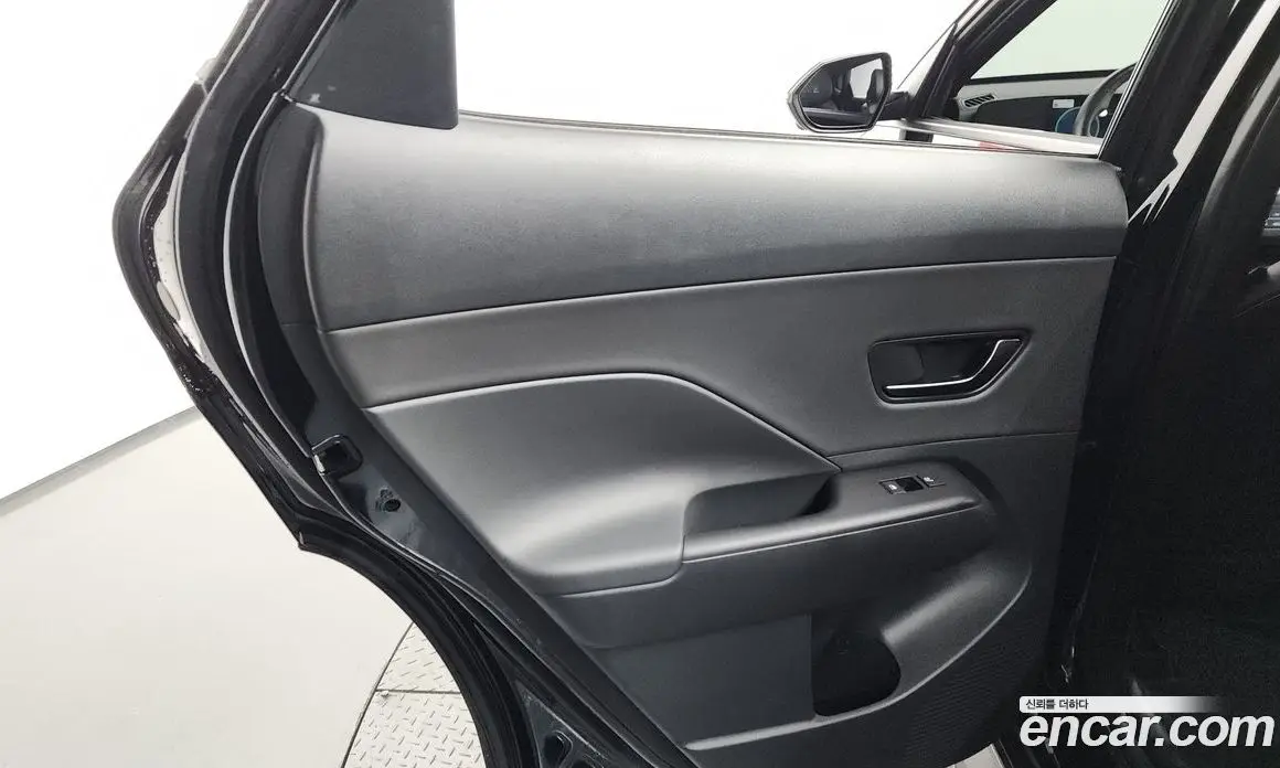 Hyundai Kona 2023 1.6 автомат (гидро), фото 15