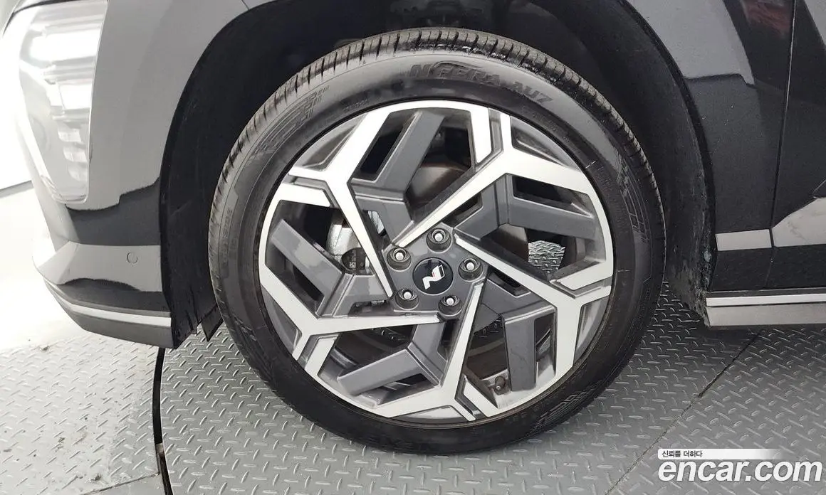 Hyundai Kona 2023 1.6 автомат (гидро), фото 5