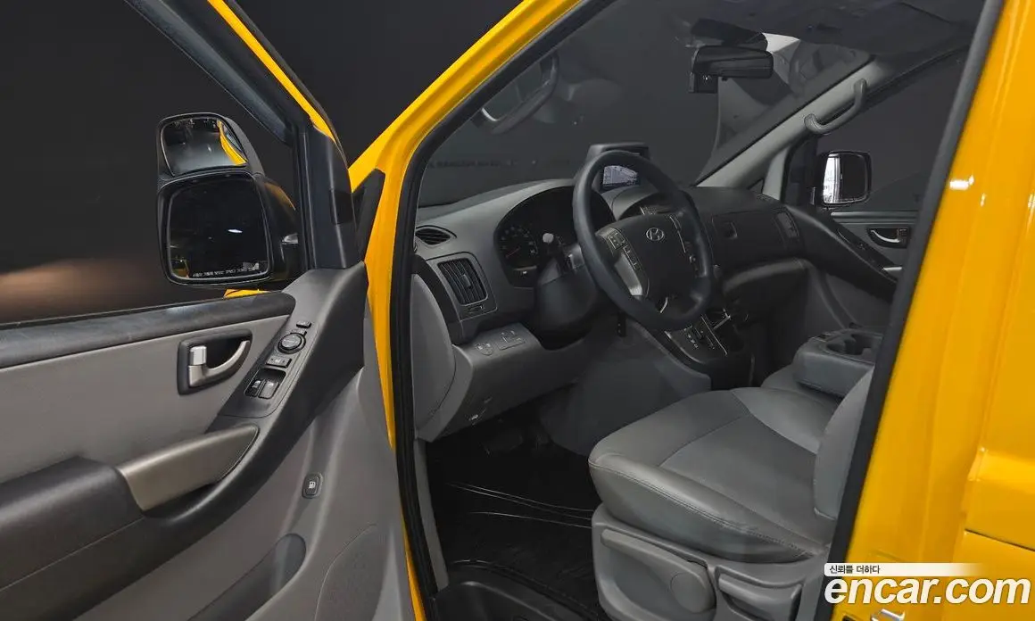 Hyundai Starex 2015 2.5 автомат (гидро), фото 13