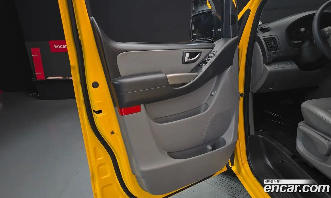 Hyundai Starex 2015 2.5 автомат (гидро), фото 14
