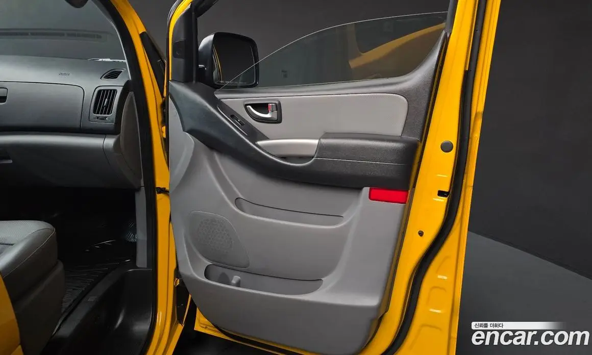 Hyundai Starex 2015 2.5 автомат (гидро), фото 15