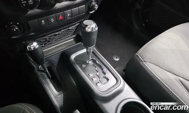 Jeep Wrangler 2016 3.6 автомат (гидро), миниатюра 12