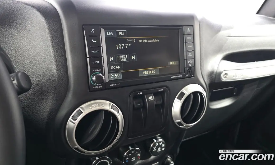Jeep Wrangler 2016 3.6 автомат (гидро), фото 29 Jeep Wrangler 2016 3.6 автомат (гидро), фото 29