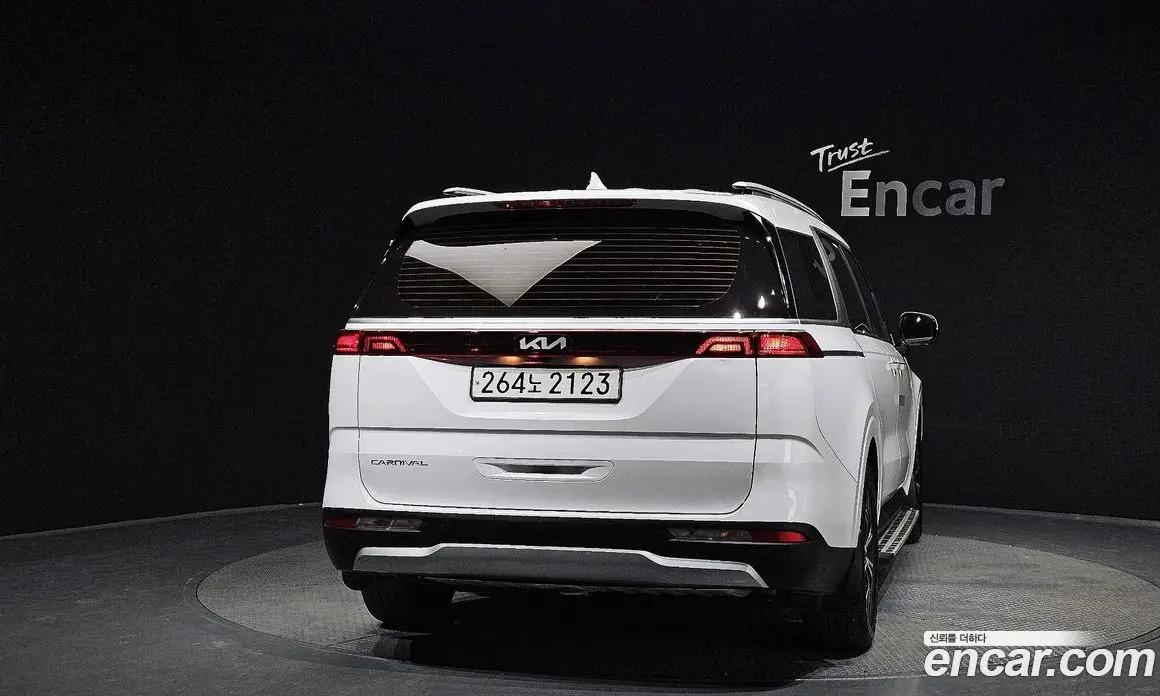 Kia Carnival 2021 2.2 автомат (гидро), фото 4 Kia Carnival 2021 2.2 автомат (гидро), фото 4
