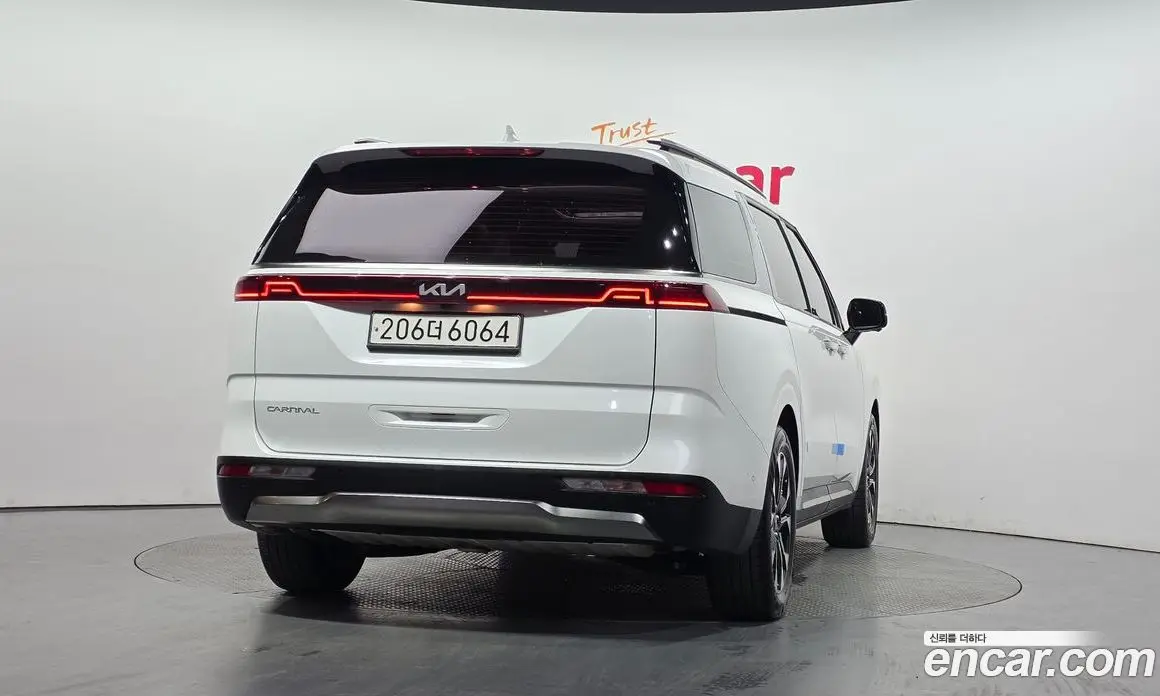 Kia Carnival 2022 2.2 автомат (гидро), фото 4 Kia Carnival 2022 2.2 автомат (гидро), фото 4