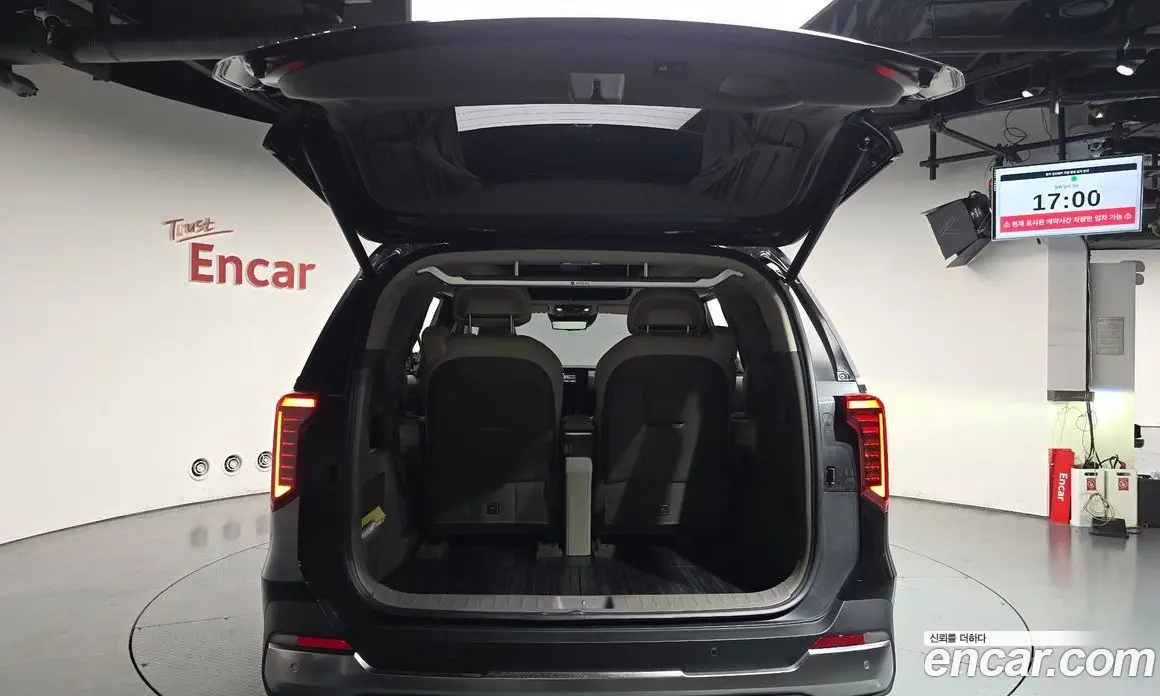 Kia Carnival 2024 3.5 автомат (гидро), фото 20 Kia Carnival 2024 3.5 автомат (гидро), фото 20