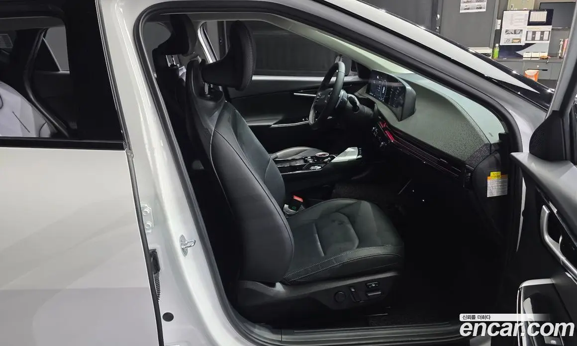 Kia EV6 2024 0.1 автомат (гидро), фото 17