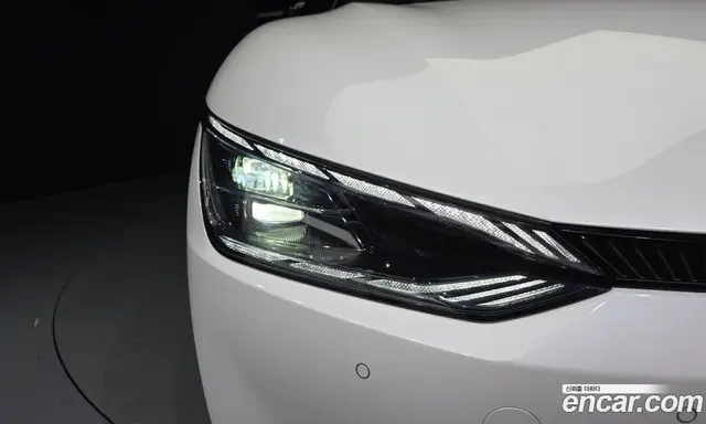 Kia EV6 2024 0.1 автомат (гидро), миниатюра 8