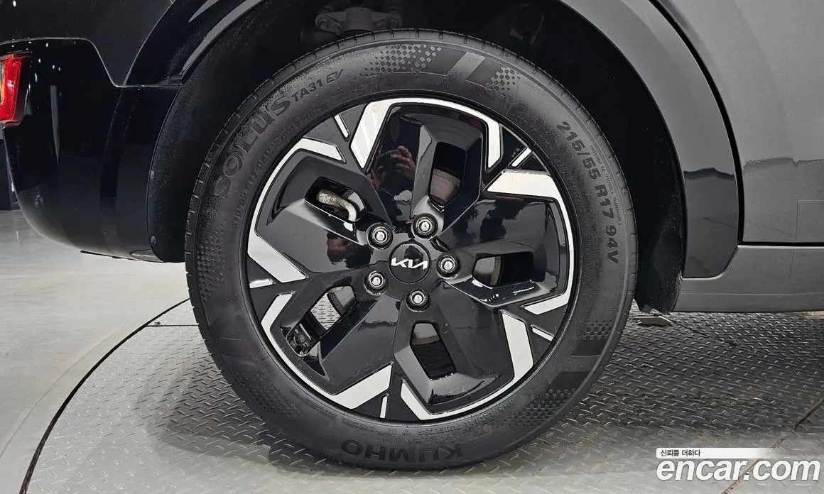 Kia Niro 2023 0.2 автомат (гидро), фото 6 Kia Niro 2023 0.2 автомат (гидро), фото 6
