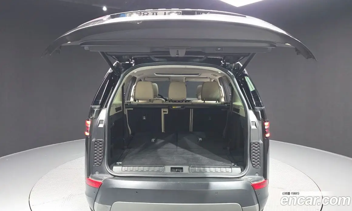 Land Rover Discovery 2018 2.0 автомат (гидро), фото 20