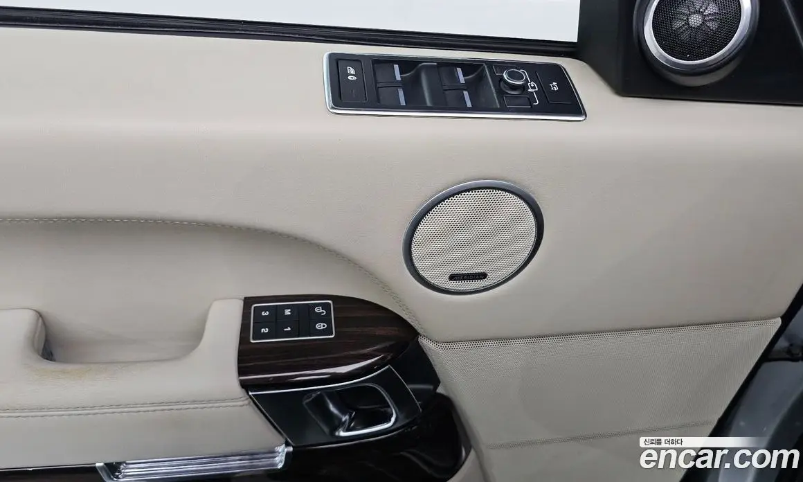 Land Rover Range Rover 2016 4.4 автомат (гидро), фото 15 Land Rover Range Rover 2016 4.4 автомат (гидро), фото 15