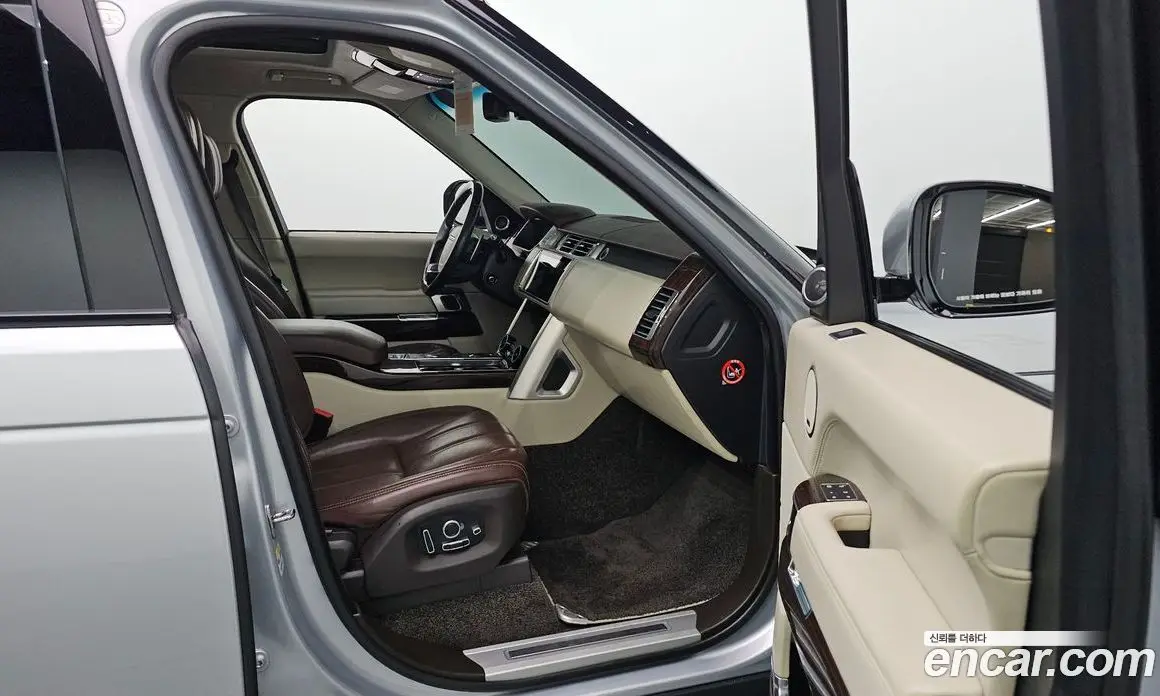Land Rover Range Rover 2016 4.4 автомат (гидро), фото 17 Land Rover Range Rover 2016 4.4 автомат (гидро), фото 17