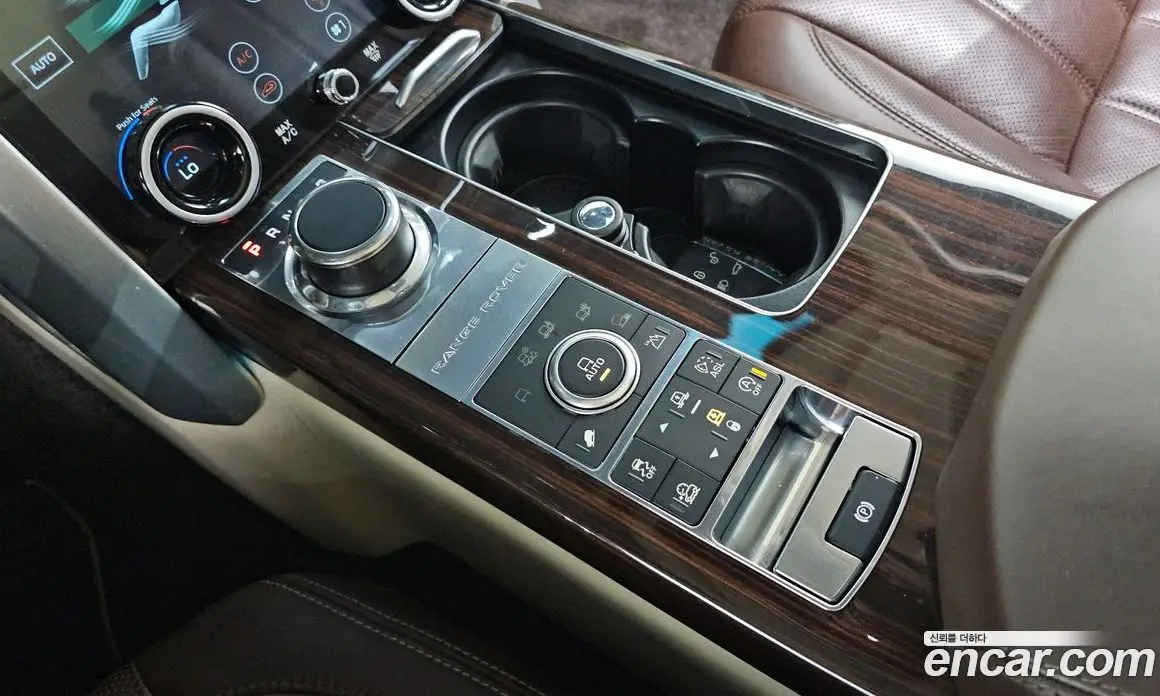 Land Rover Range Rover 2016 4.4 автомат (гидро), фото 9 Land Rover Range Rover 2016 4.4 автомат (гидро), фото 9