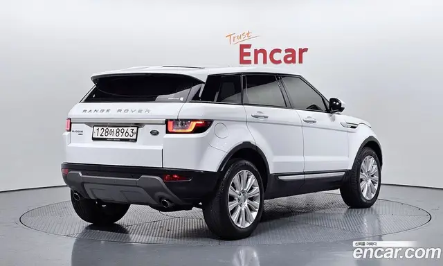 Land Rover Range Rover Evoque 2017 2.0 автомат (гидро), миниатюра 2 Land Rover Range Rover Evoque 2017 2.0 автомат (гидро), миниатюра 2
