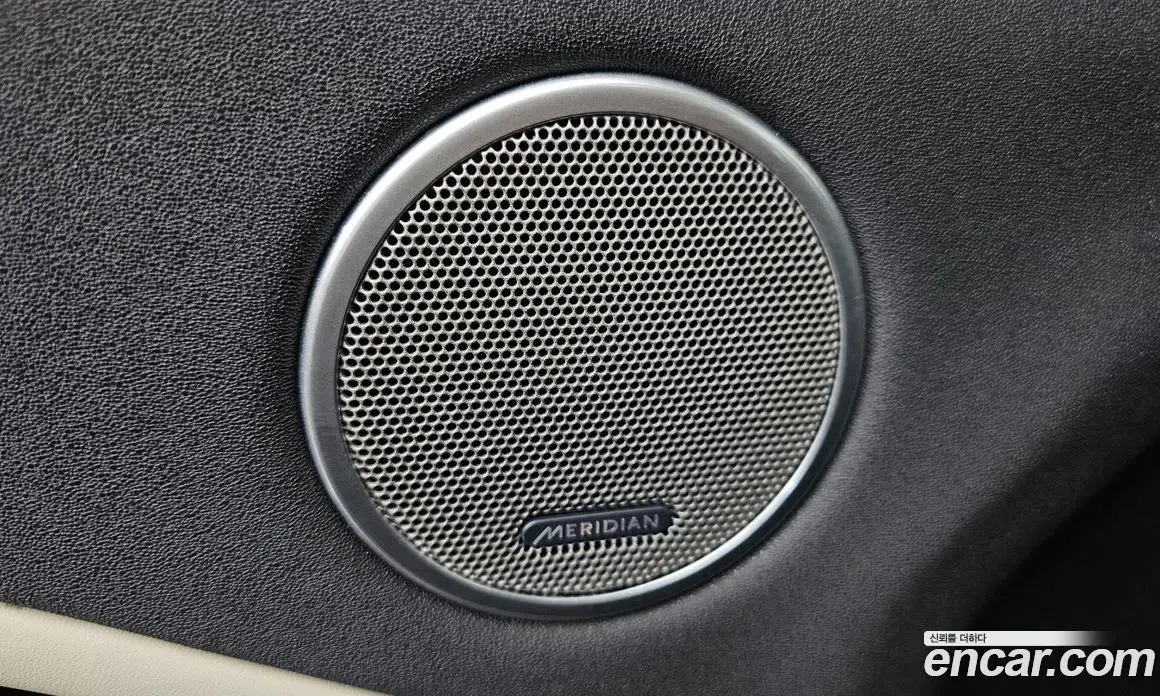 Land Rover Range Rover Evoque 2017 2.0 автомат (гидро), фото 17 Land Rover Range Rover Evoque 2017 2.0 автомат (гидро), фото 17
