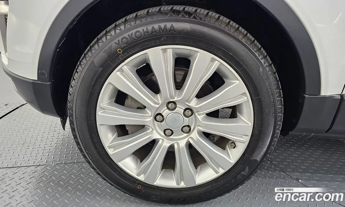 Land Rover Range Rover Evoque 2017 2.0 автомат (гидро), фото 5 Land Rover Range Rover Evoque 2017 2.0 автомат (гидро), фото 5