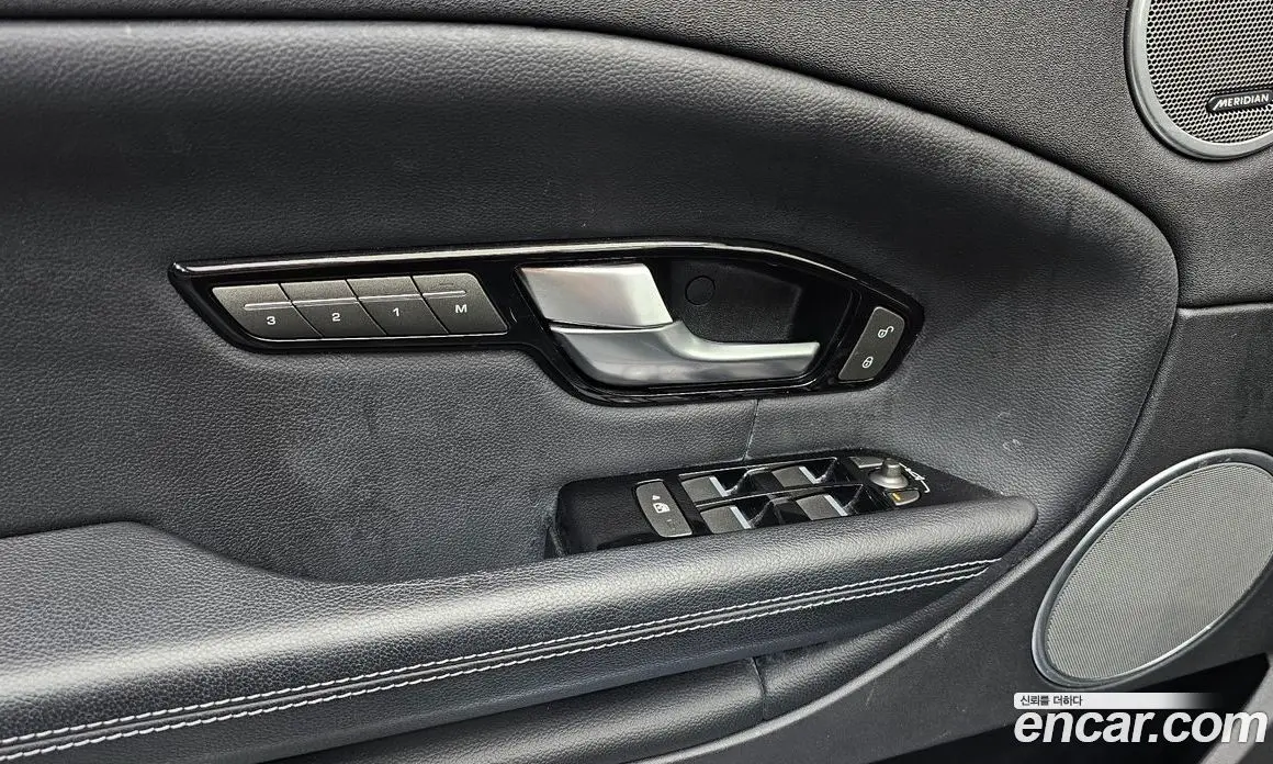 Land Rover Range Rover Evoque 2017 2.0 автомат (гидро), фото 16 Land Rover Range Rover Evoque 2017 2.0 автомат (гидро), фото 16