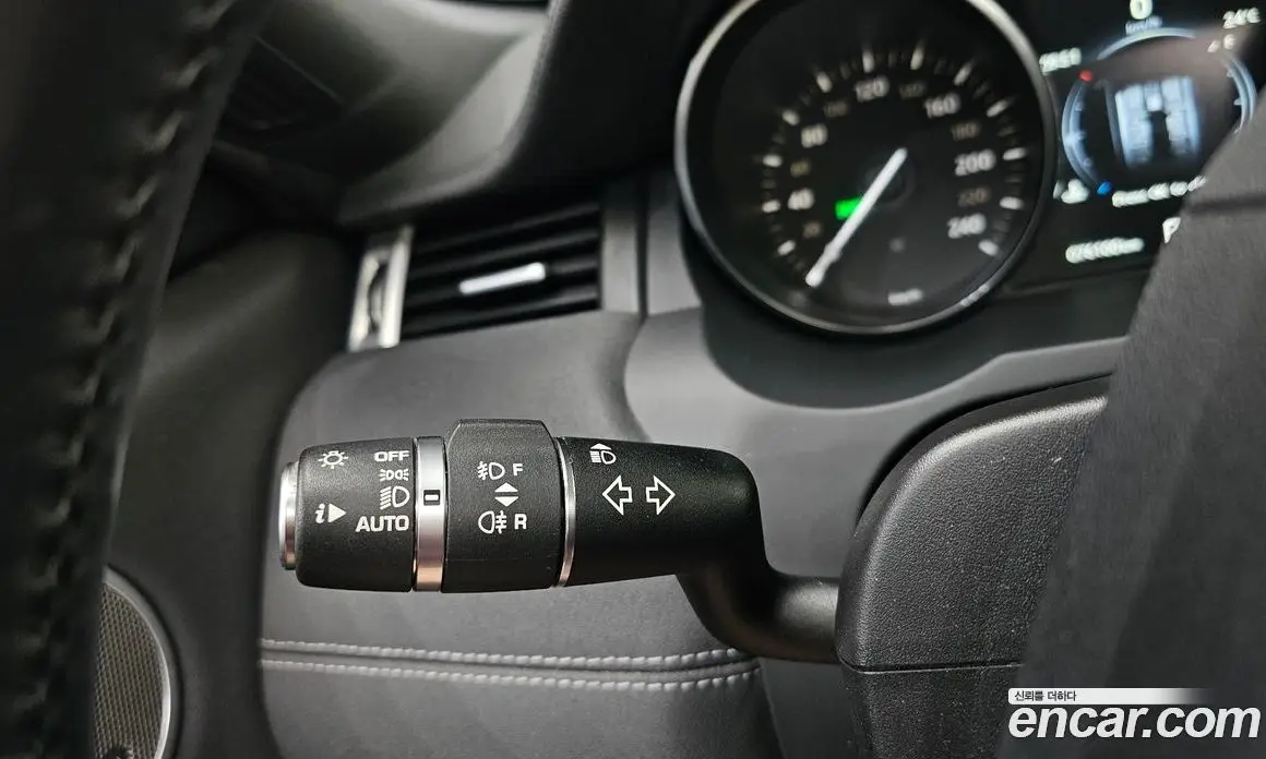 Land Rover Range Rover Evoque 2017 2.0 автомат (гидро), фото 17 Land Rover Range Rover Evoque 2017 2.0 автомат (гидро), фото 17