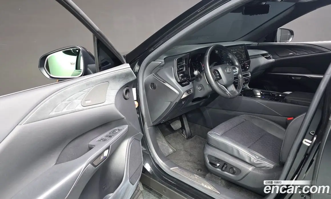 Lexus RX 2023 2.5 автомат (гидро), фото 13