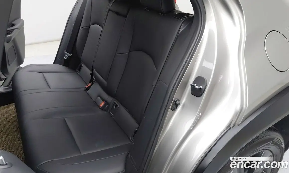 Lexus UX 2019 2.0 автомат (гидро), фото 20 Lexus UX 2019 2.0 автомат (гидро), фото 20