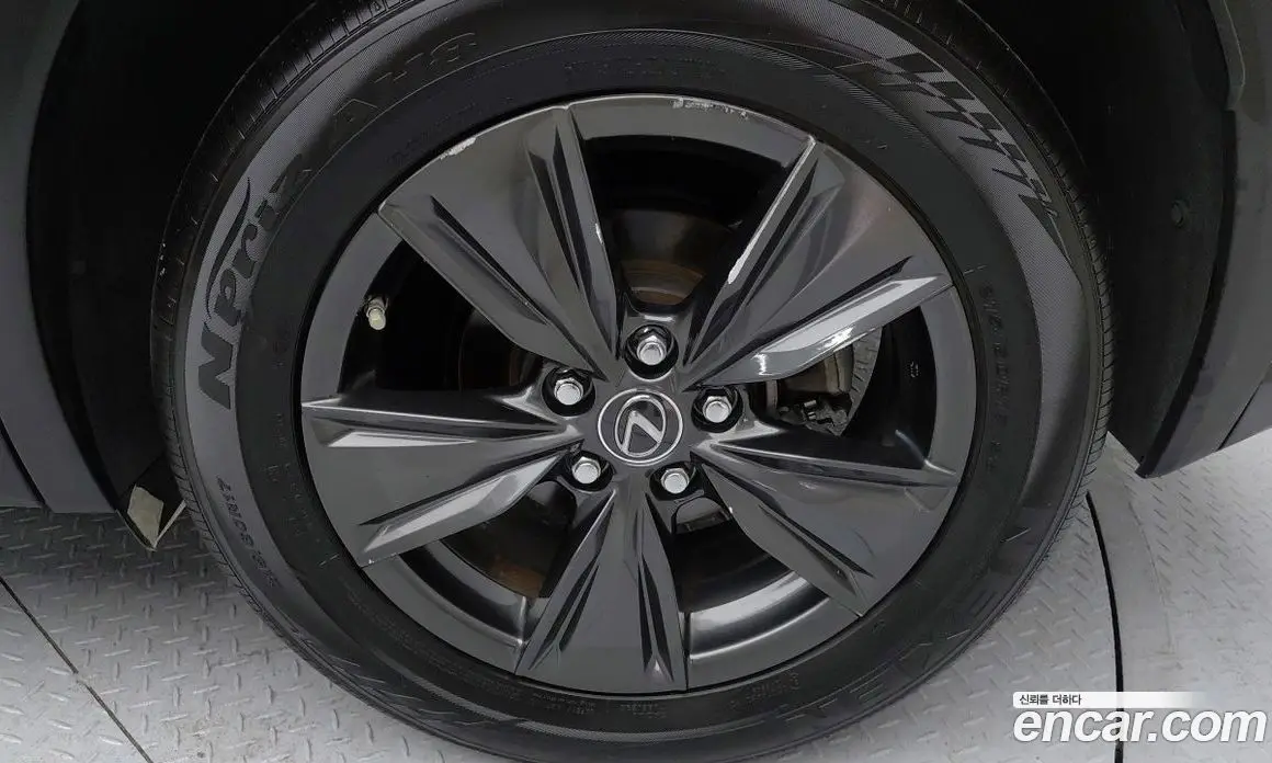 Lexus UX 2019 2.0 автомат (гидро), фото 6 Lexus UX 2019 2.0 автомат (гидро), фото 6