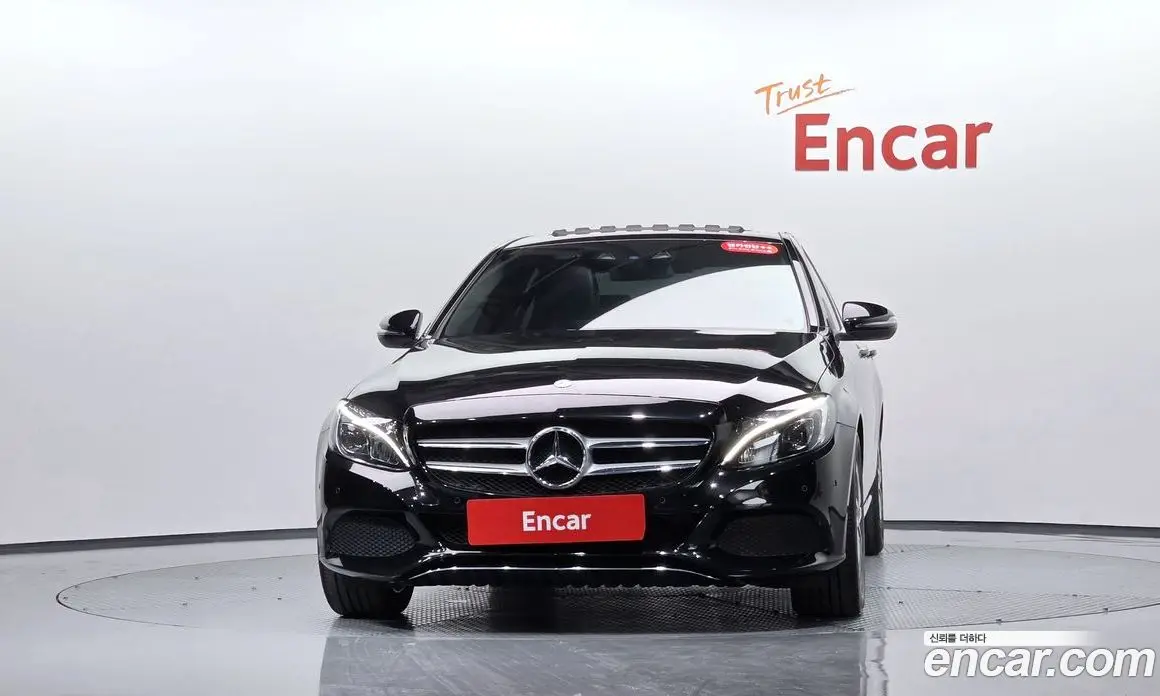 Mercedes-Benz C-Class 2017 2.0 автомат (гидро), фото 2 Mercedes-Benz C-Class 2017 2.0 автомат (гидро), фото 2