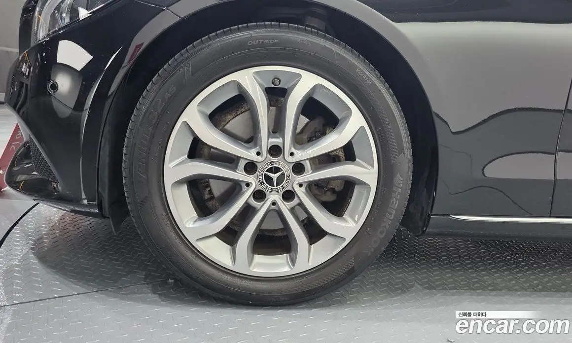 Mercedes-Benz C-Class 2017 2.0 автомат (гидро), фото 4 Mercedes-Benz C-Class 2017 2.0 автомат (гидро), фото 4