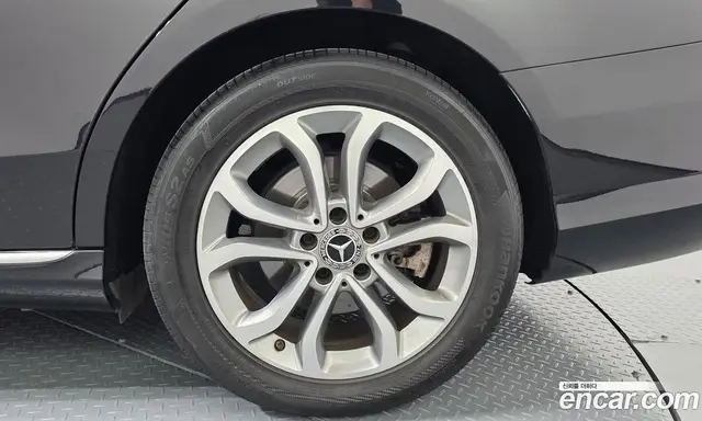 Mercedes-Benz C-Class 2017 2.0 автомат (гидро), миниатюра 6 Mercedes-Benz C-Class 2017 2.0 автомат (гидро), миниатюра 6