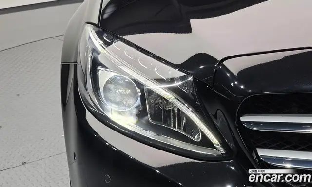 Mercedes-Benz C-Class 2017 2.0 автомат (гидро), миниатюра 7 Mercedes-Benz C-Class 2017 2.0 автомат (гидро), миниатюра 7
