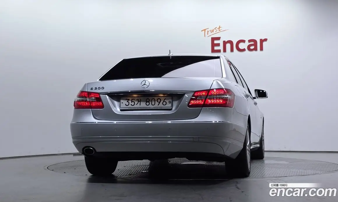 Mercedes-Benz E-Class 2010 1.8 автомат (гидро), фото 4 Mercedes-Benz E-Class 2010 1.8 автомат (гидро), фото 4