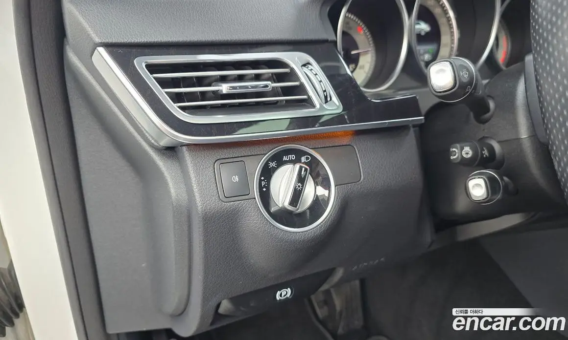 Mercedes-Benz E-Class 2015 2.0 автомат (гидро), фото 16 Mercedes-Benz E-Class 2015 2.0 автомат (гидро), фото 16