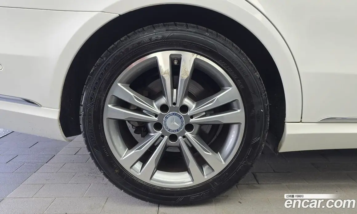 Mercedes-Benz E-Class 2015 2.0 автомат (гидро), фото 5 Mercedes-Benz E-Class 2015 2.0 автомат (гидро), фото 5