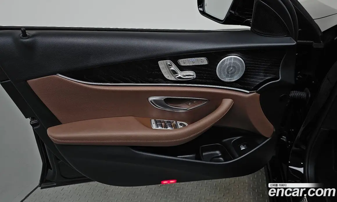 Mercedes-Benz E-Class 2020 2.0 автомат (гидро), фото 14 Mercedes-Benz E-Class 2020 2.0 автомат (гидро), фото 14