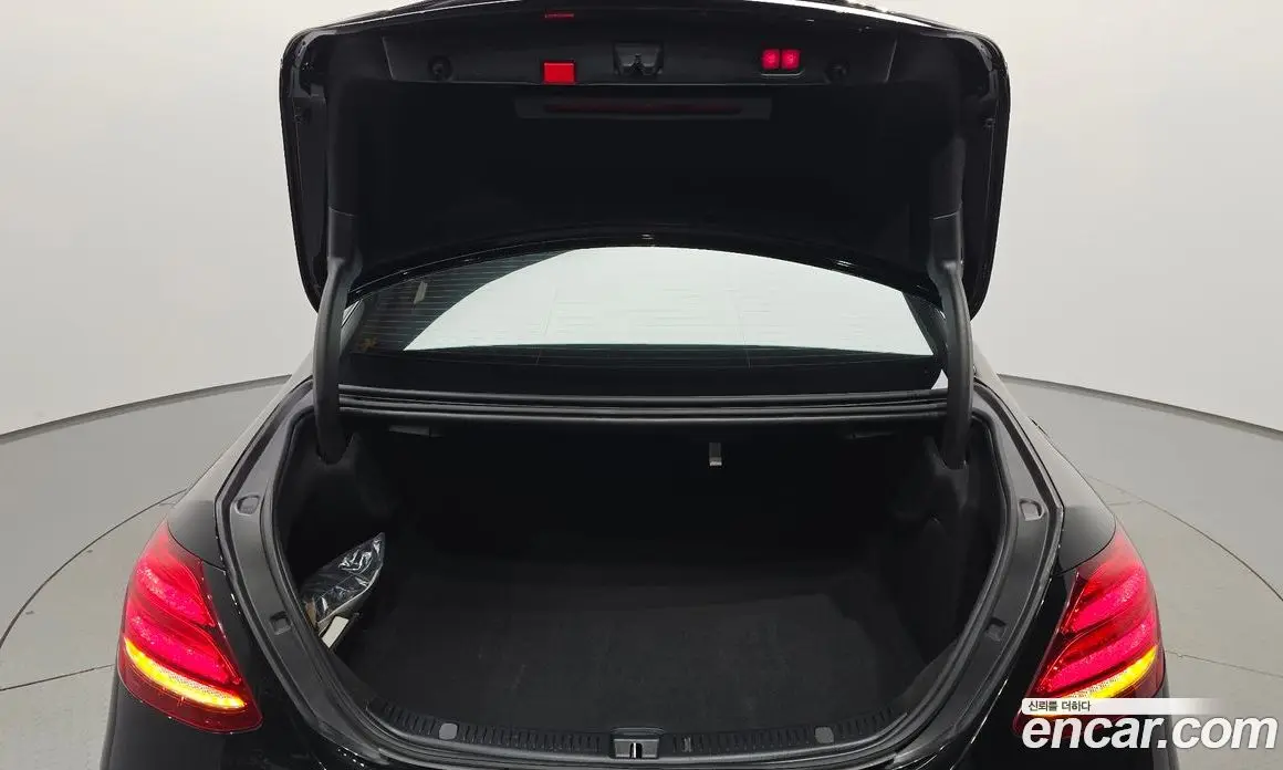 Mercedes-Benz E-Class 2020 2.0 автомат (гидро), фото 26 Mercedes-Benz E-Class 2020 2.0 автомат (гидро), фото 26