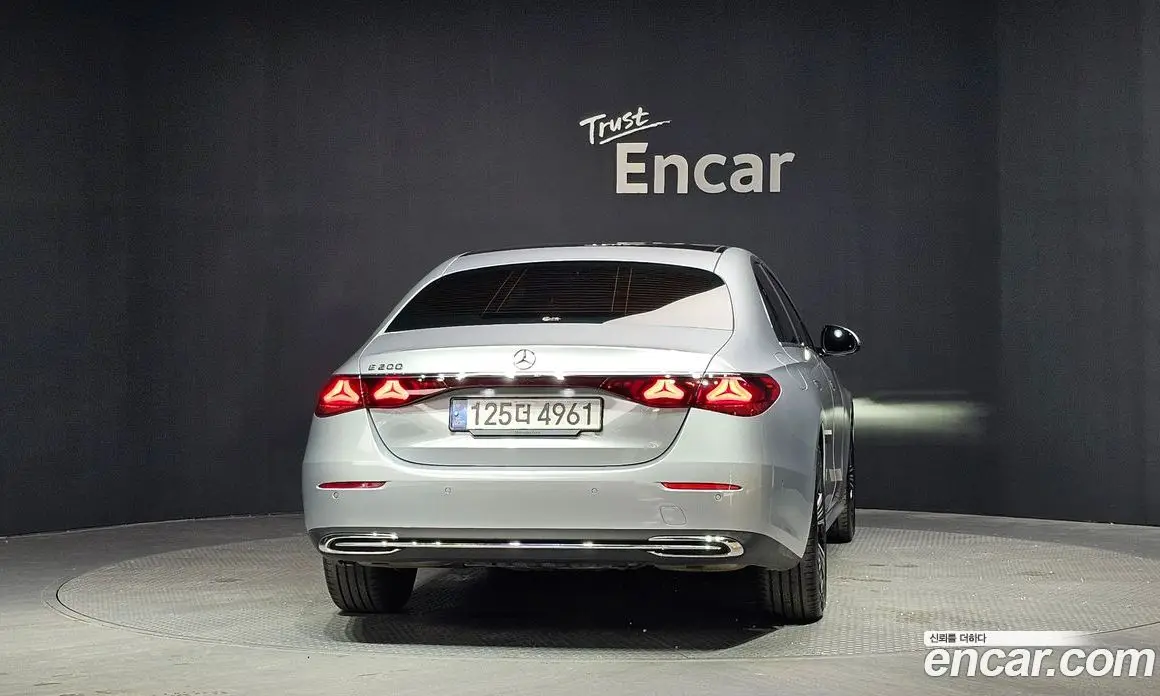Mercedes-Benz E-Class 2024 2.0 автомат (гидро), фото 4