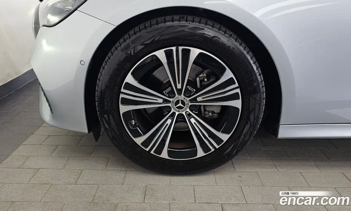Mercedes-Benz E-Class 2024 2.0 автомат (гидро), фото 5
