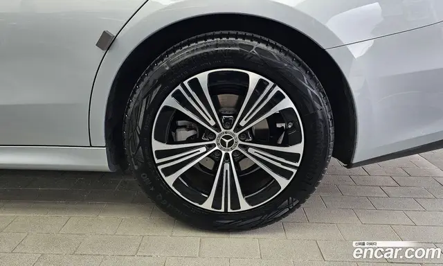 Mercedes-Benz E-Class 2024 2.0 автомат (гидро), миниатюра 7