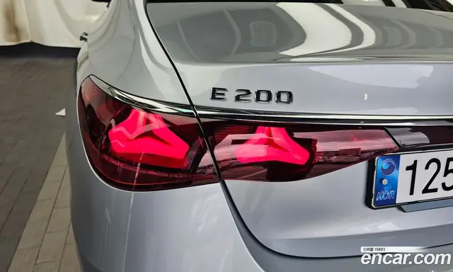 Mercedes-Benz E-Class 2024 2.0 автомат (гидро), миниатюра 9