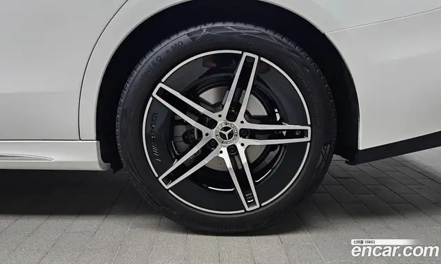 Mercedes-Benz E-Class 2025 2.0 автомат (гидро), миниатюра 6 Mercedes-Benz E-Class 2025 2.0 автомат (гидро), миниатюра 6
