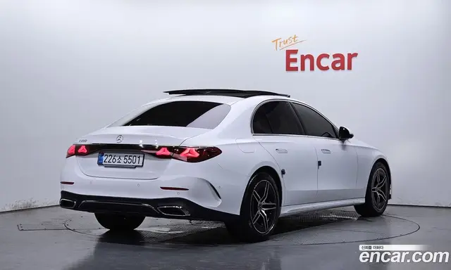 Mercedes-Benz E-Class 2026 2.0 автомат (гидро), миниатюра 1 Mercedes-Benz E-Class 2026 2.0 автомат (гидро), миниатюра 1