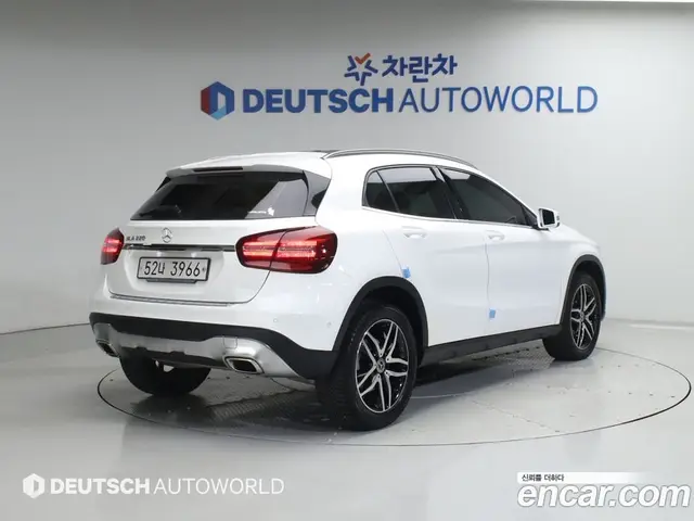 Mercedes-Benz GLA-Class 2018 2.0 автомат (гидро), миниатюра 3